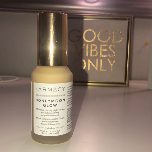 FARMACY HONEYMOON GLOW:AHA RESURFACING NIGHT SERUM - Picture 1 of 2